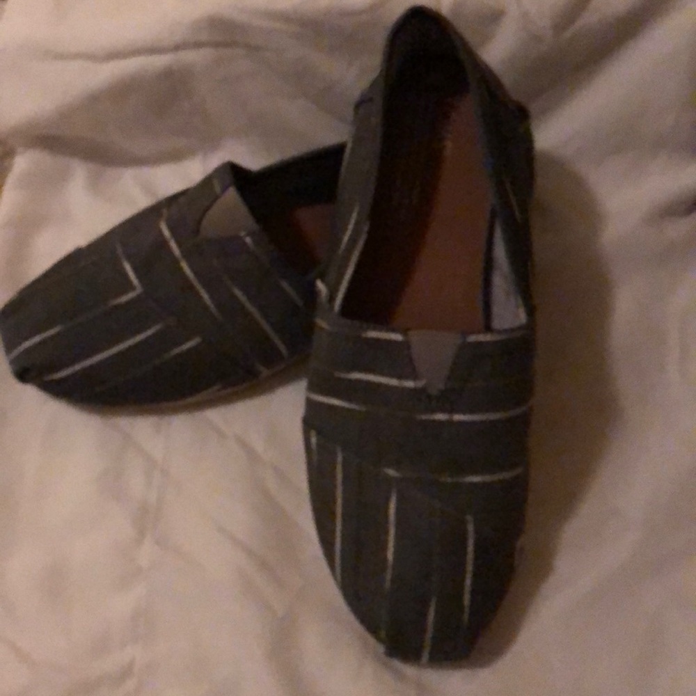 Women’s Toms